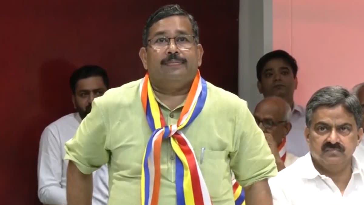 मुख्य योगदान और कार्य